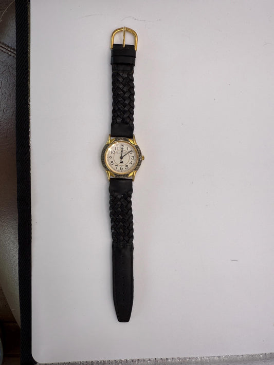 A Gloria Vanderbilt 8213 Women Goldstone Watch Quartz