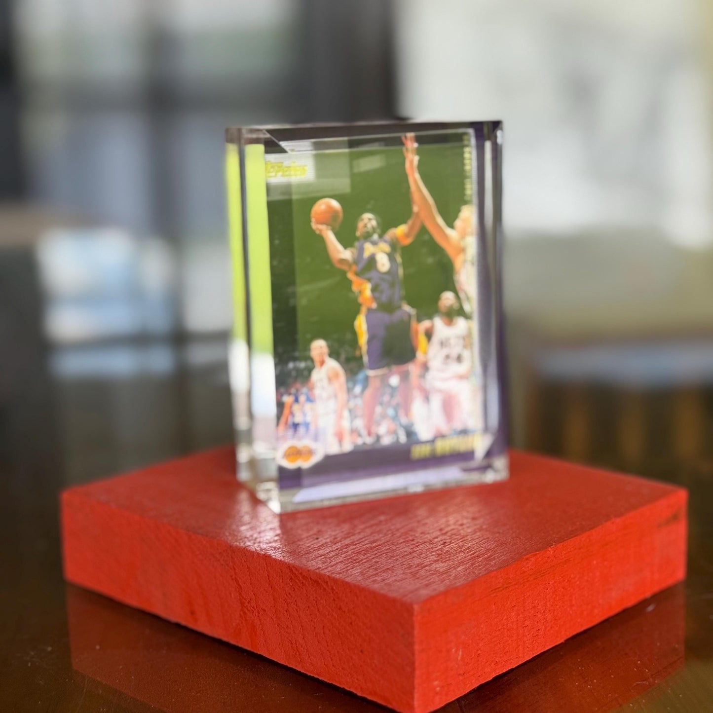 A 2000 Topps Kobe Bryant #189 Basketball Card NBA LA Lakers Limited Edition Casing