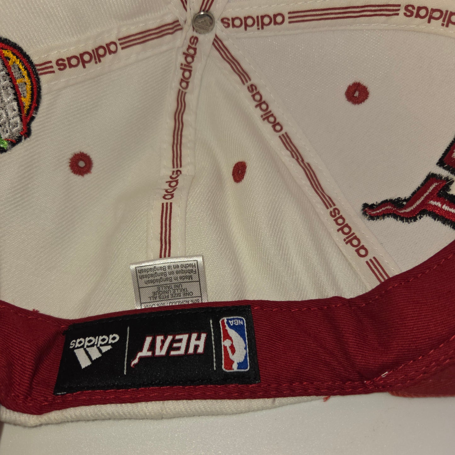 Adidas Miami Heat EL HEAT 2-Tone Snapback hat Basketball NBA Cap Noches Ene•BE•A