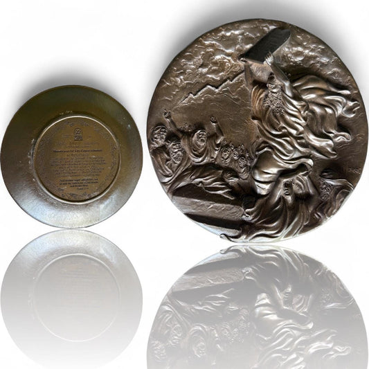 A 1986 Vintage MERRI RODERICK - Moses & The Ten Commandments - Collector Plate Art