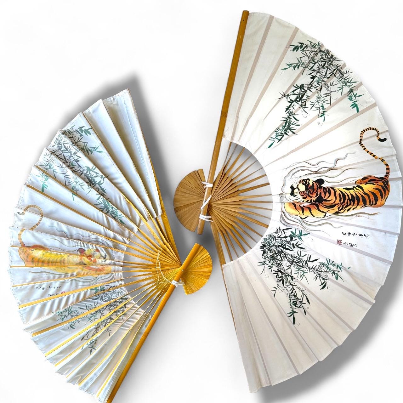 A Vtg Lrg Handheld Wooden Folding Fan Tiger Painting Asian Japanese Korean Art