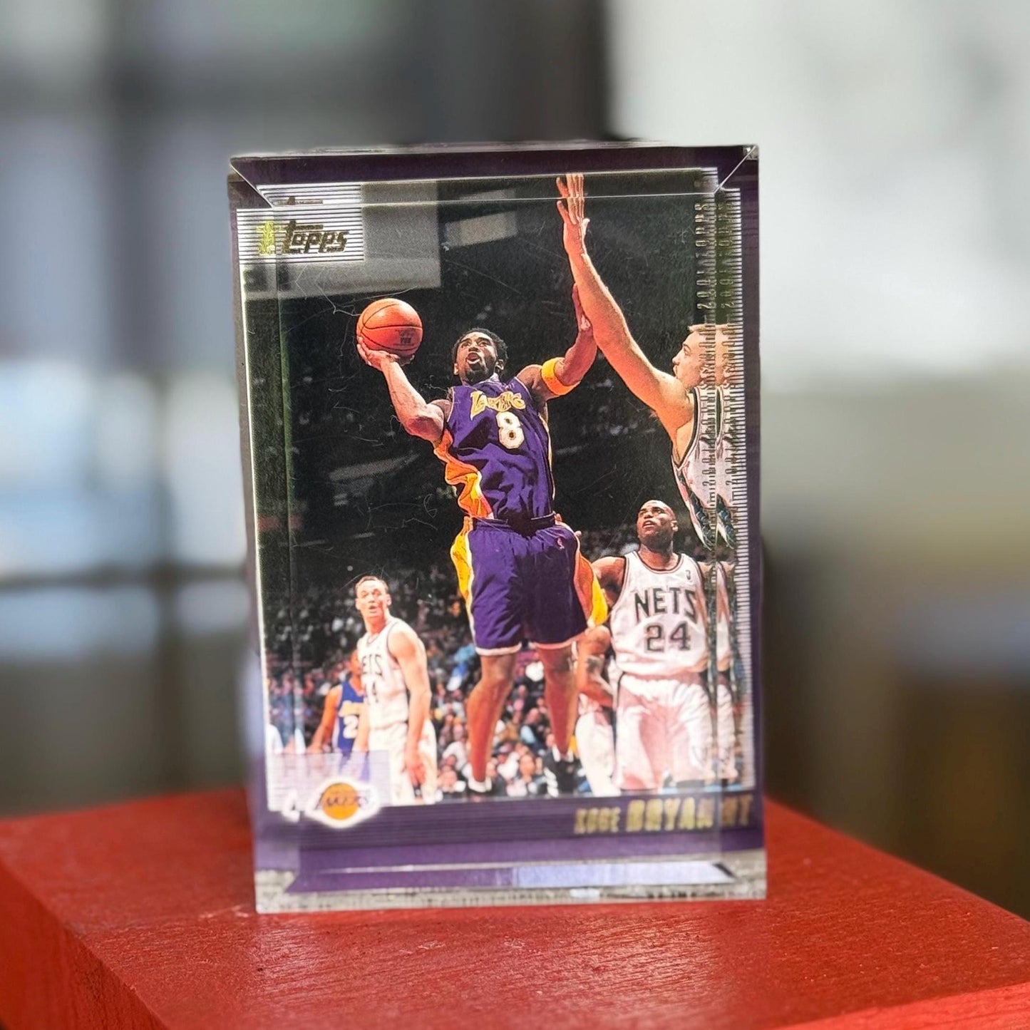 A 2000 Topps Kobe Bryant #189 Basketball Card NBA LA Lakers Limited Edition Casing