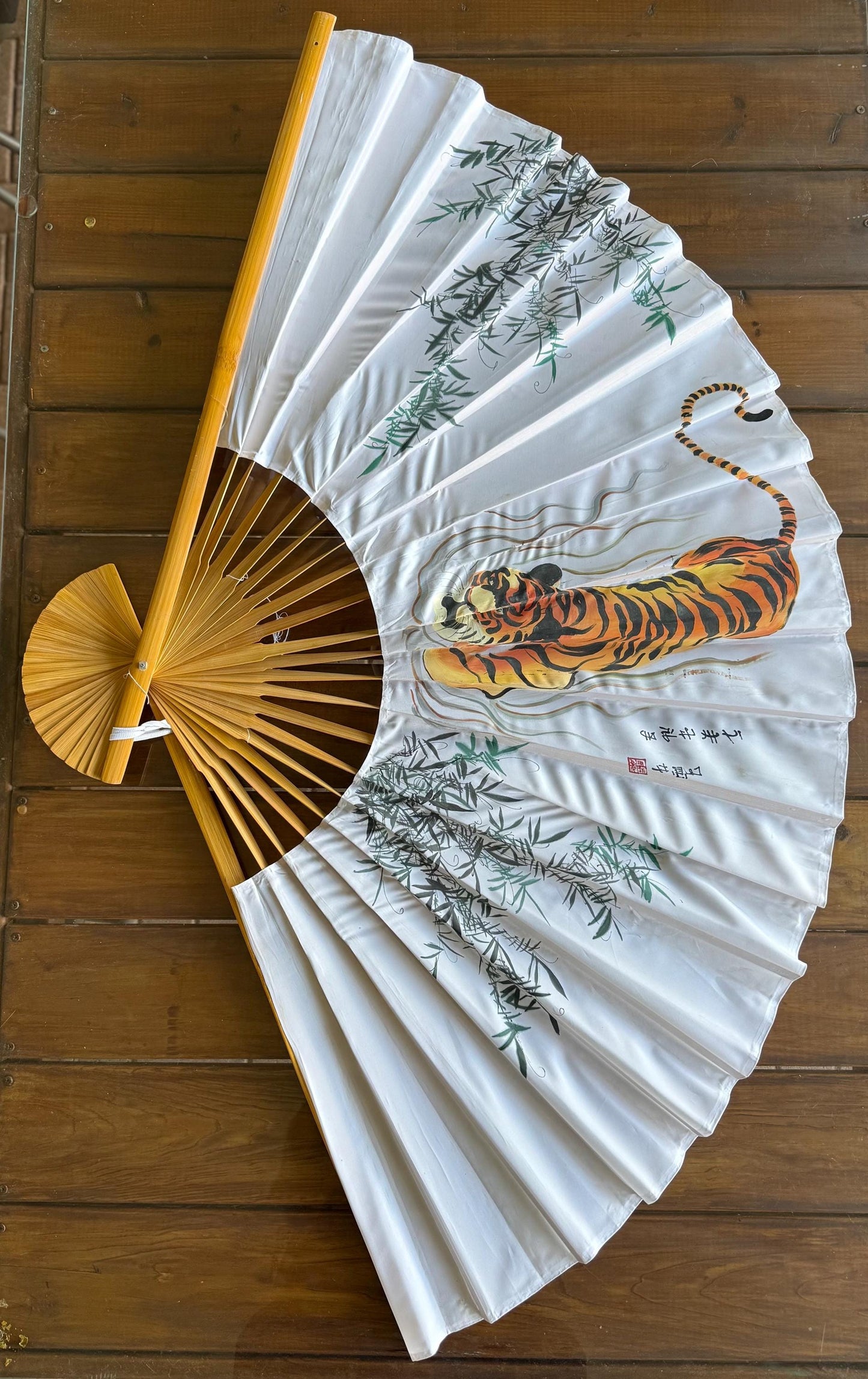 A Vtg Lrg Handheld Wooden Folding Fan Tiger Painting Asian Japanese Korean Art
