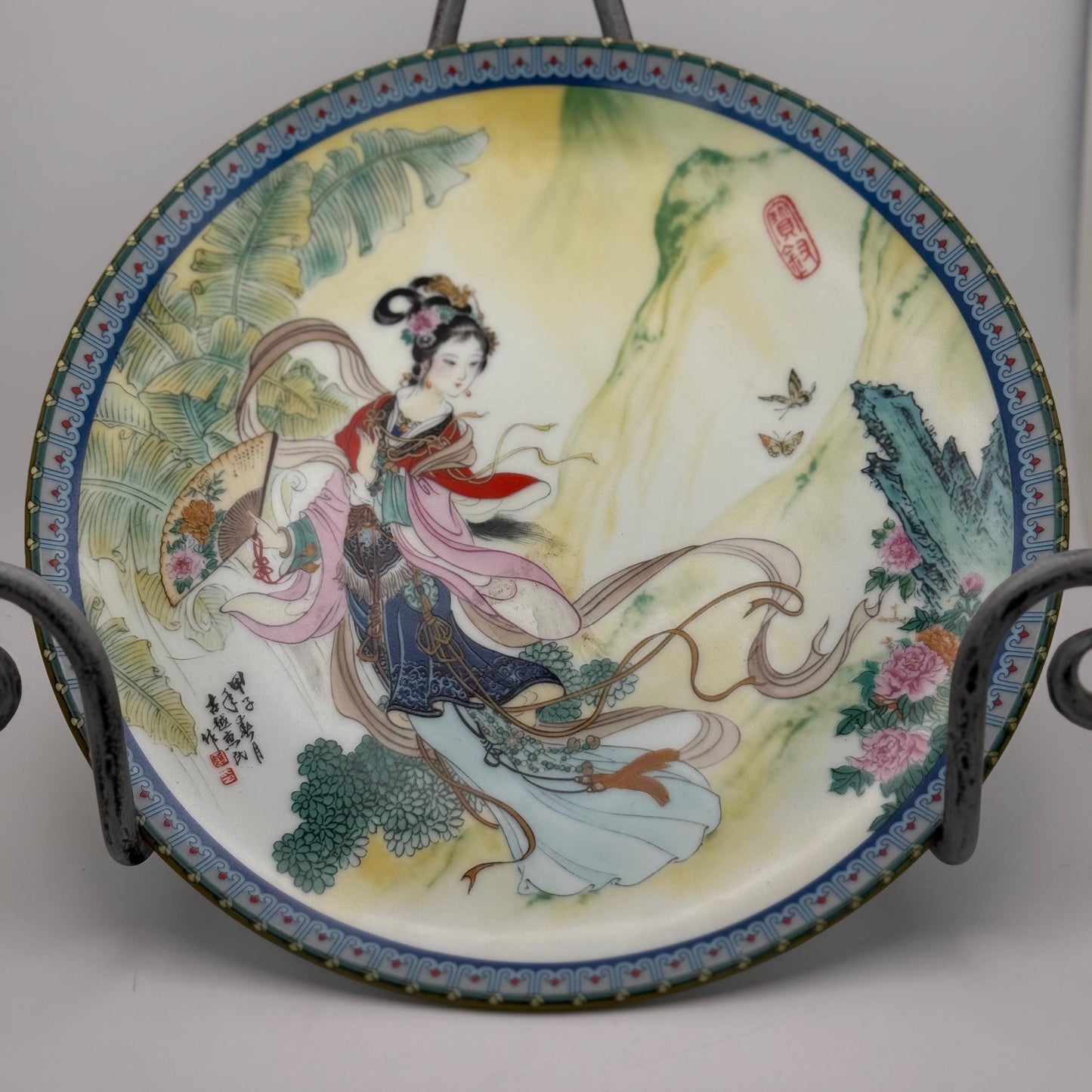 A Chinese Imperial Jingdezhen Decorative Porcelain Collector Plate Beauties of the Rrd Mansion