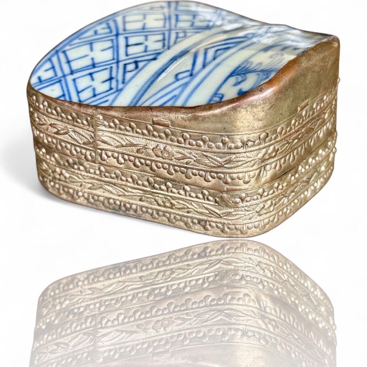 Antique Chinese Qing Dynasty Blue White Porcelain Shard Silver White Metal Box