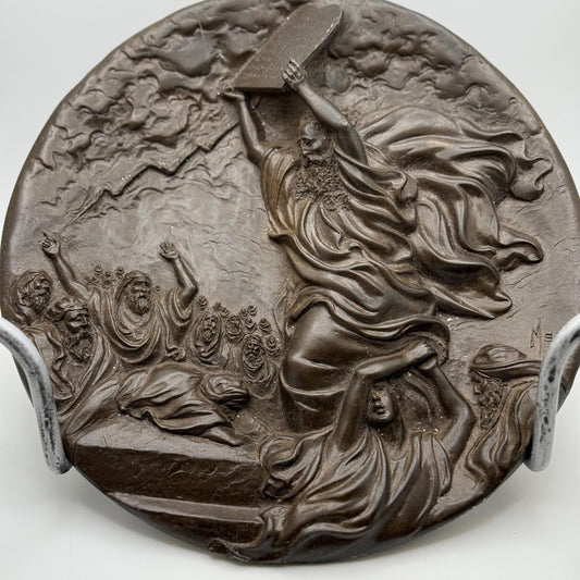 A 1986 Vintage MERRI RODERICK - Moses & The Ten Commandments - Collector Plate Art