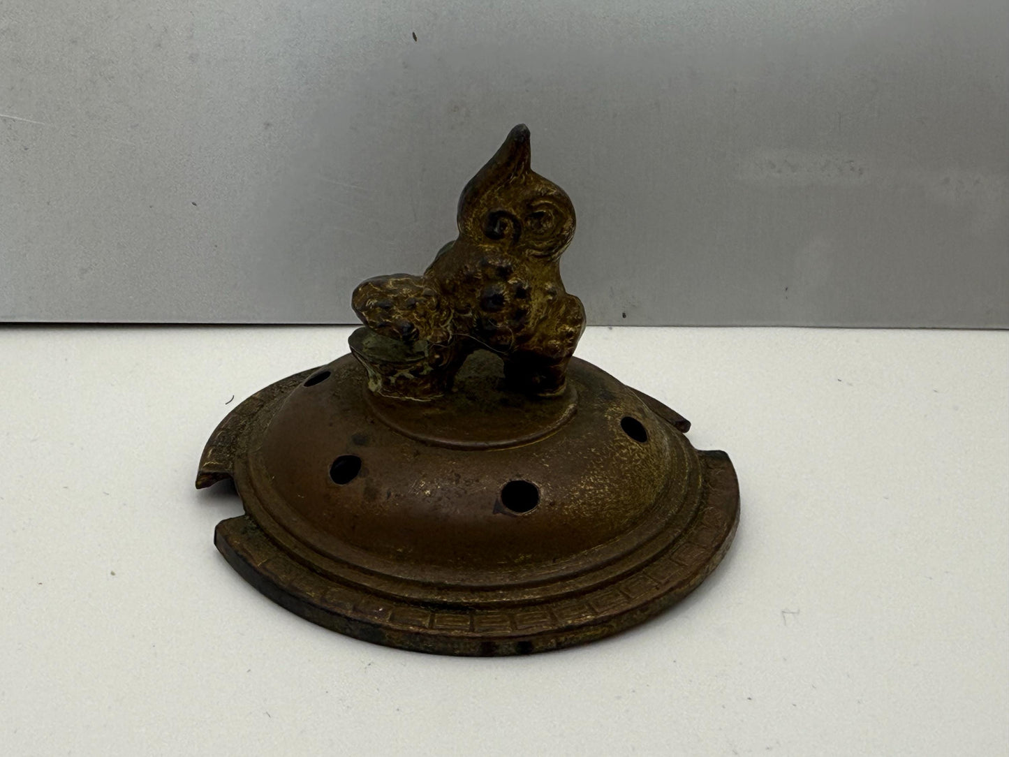 A Miscellaneous Bronze top Cap foo dog Asian