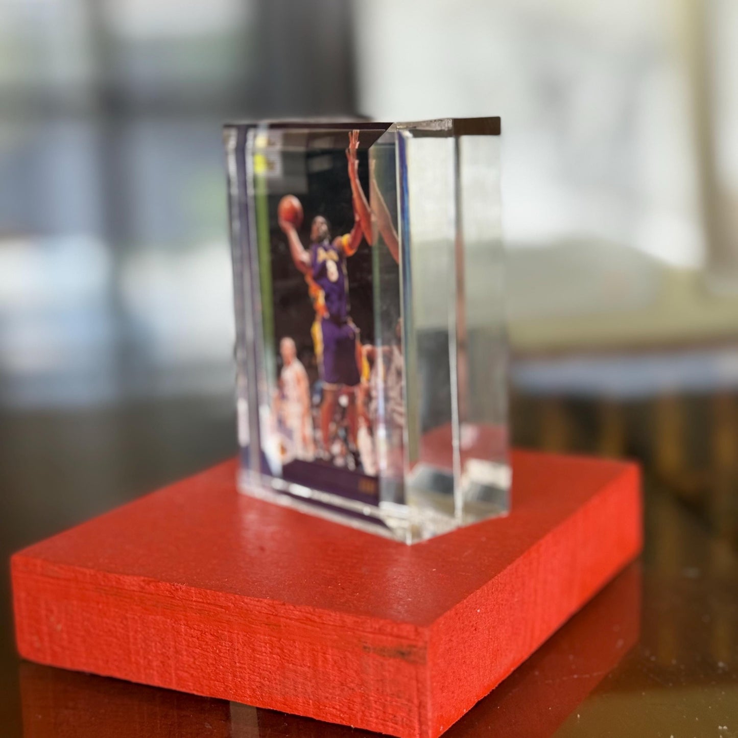 A 2000 Topps Kobe Bryant #189 Basketball Card NBA LA Lakers Limited Edition Casing