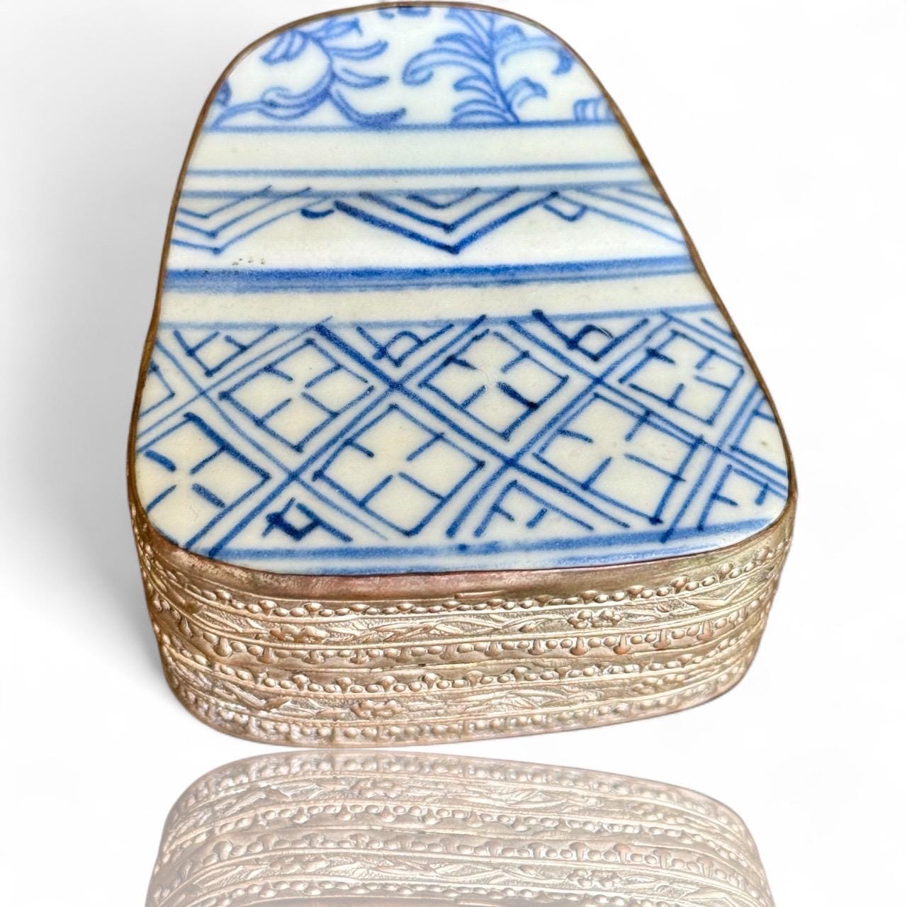 Antique Chinese Qing Dynasty Blue White Porcelain Shard Silver White Metal Box