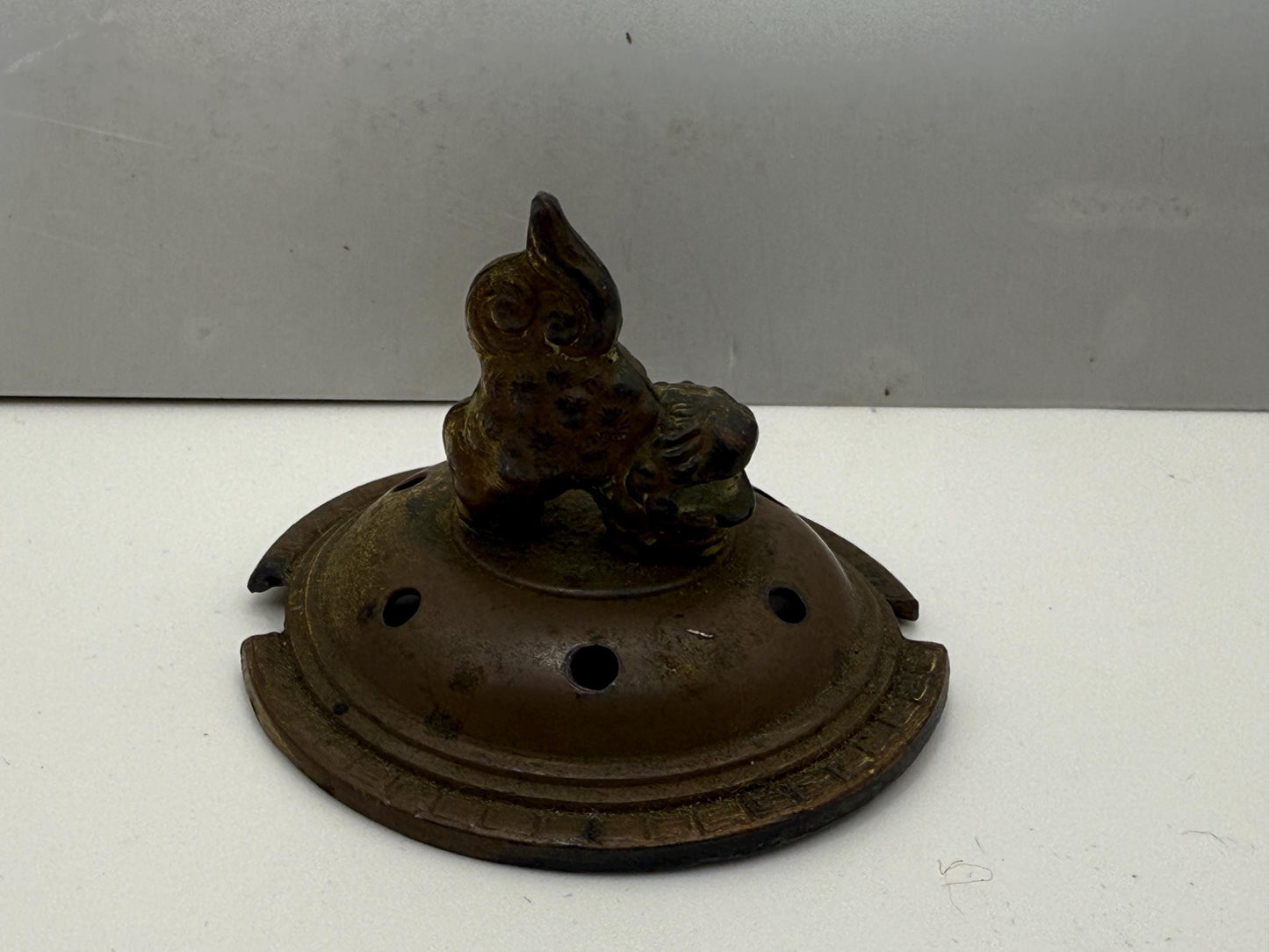 A Miscellaneous Bronze top Cap foo dog Asian