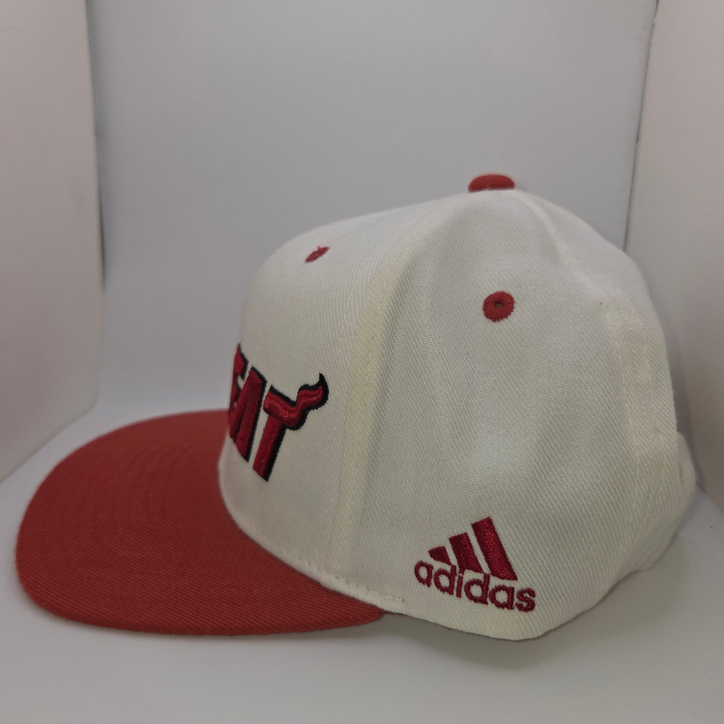 Adidas Miami Heat EL HEAT 2-Tone Snapback hat Basketball NBA Cap Noches Ene•BE•A